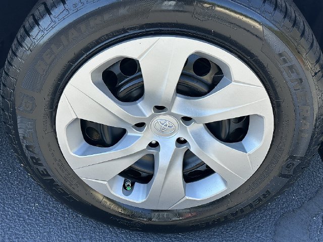 Used 2023 Toyota RAV4 LE FWD image 10