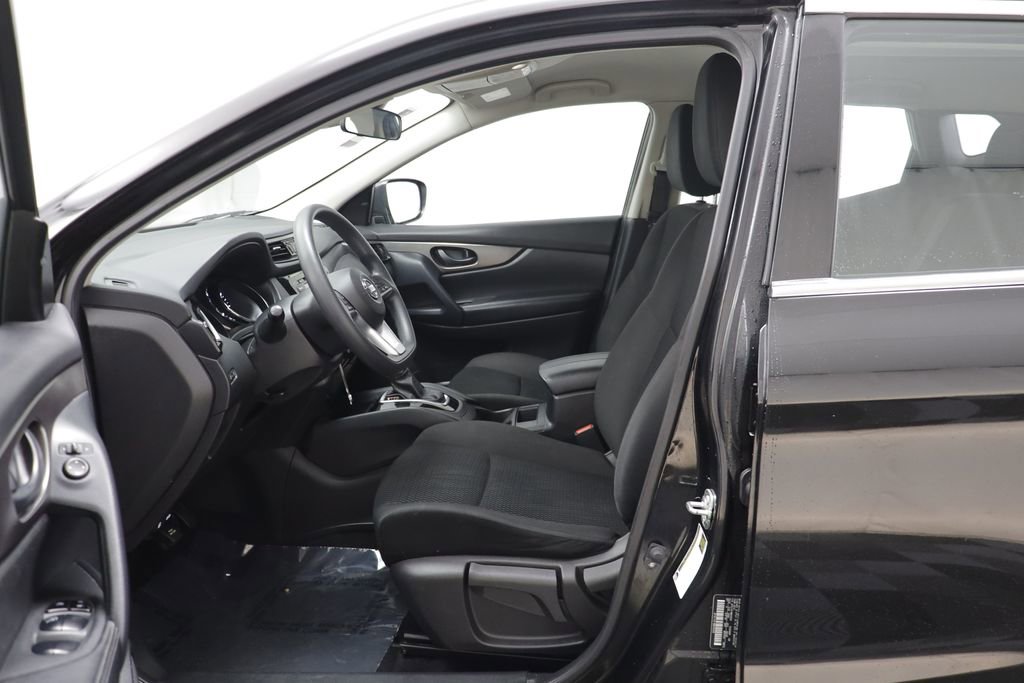 Used 2021 Nissan Rogue Sport S image 5
