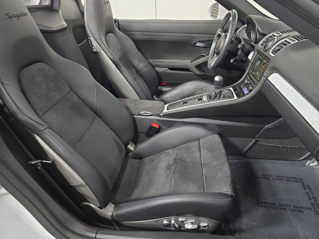 Used 2016 Porsche Boxster Spyder RWD image 27