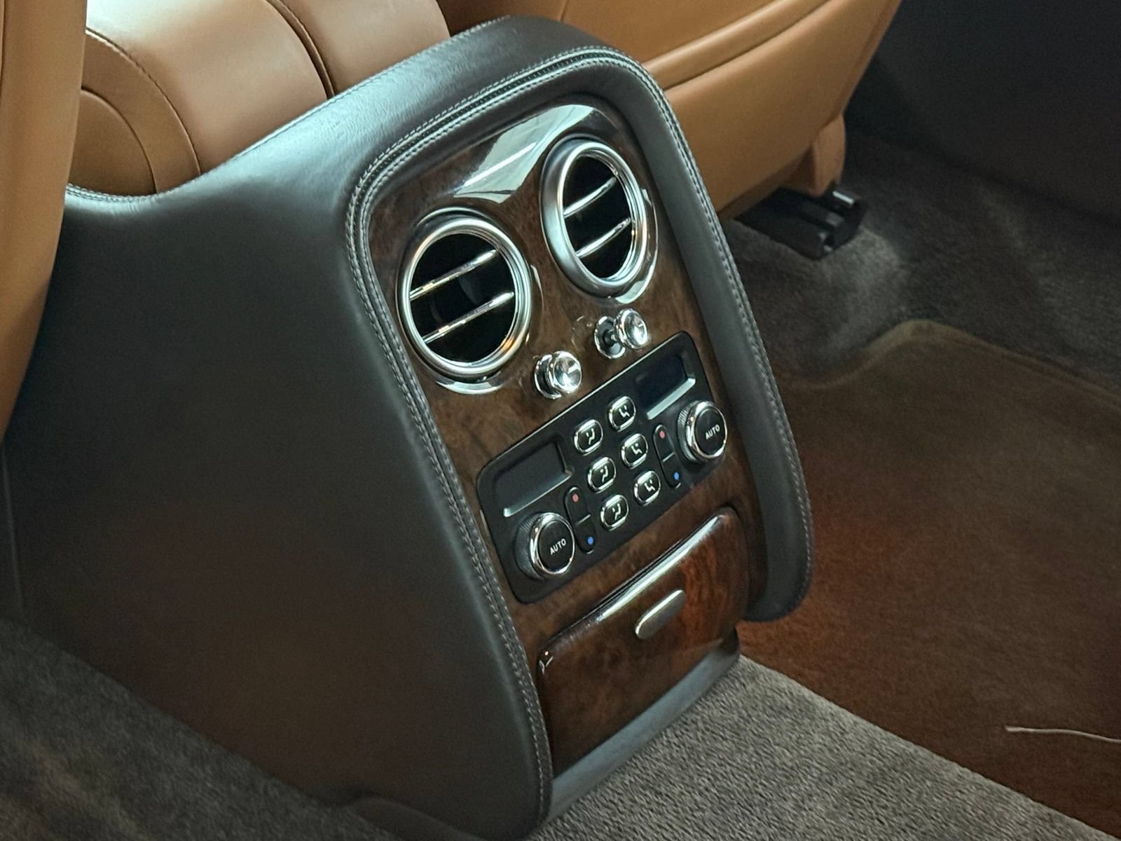 Used 2006 Bentley Flying Spur Flying Spur AWD/4WD image 41