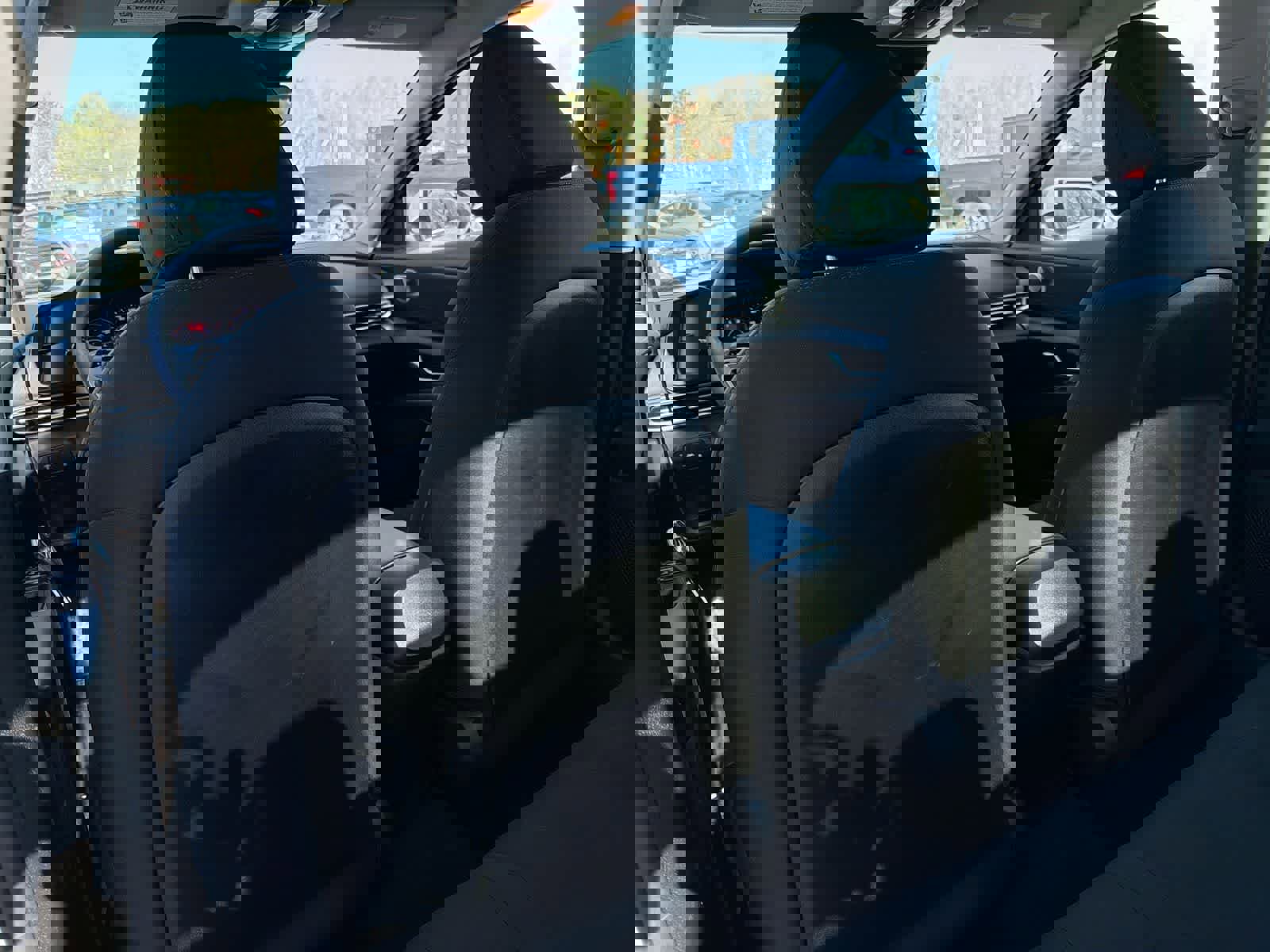 Used 2023 Hyundai Elantra SEL FWD image 19