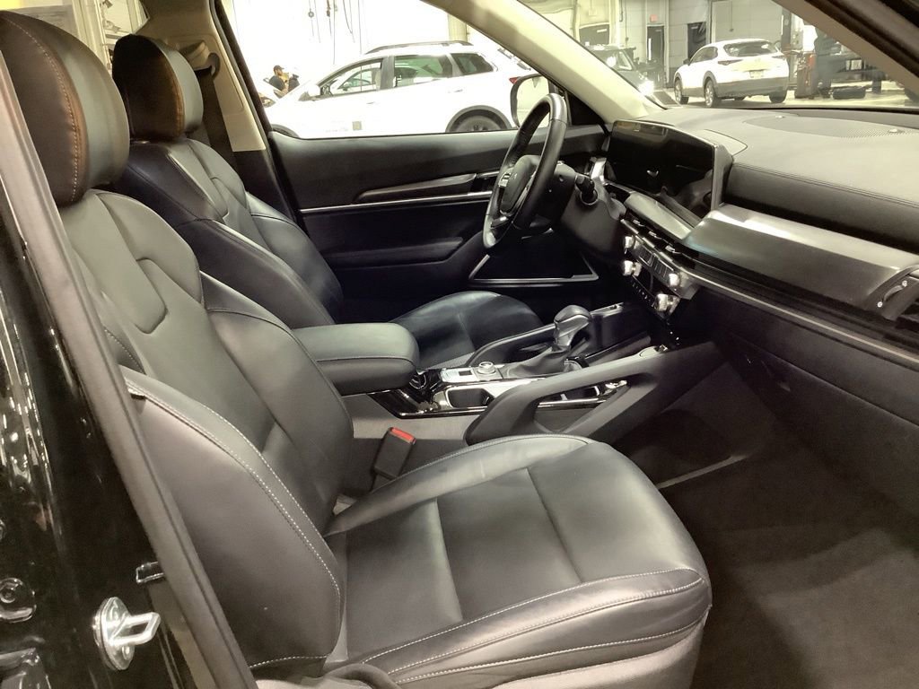 Certified 2023 Kia Telluride S w/ S Sunroof Package image 12