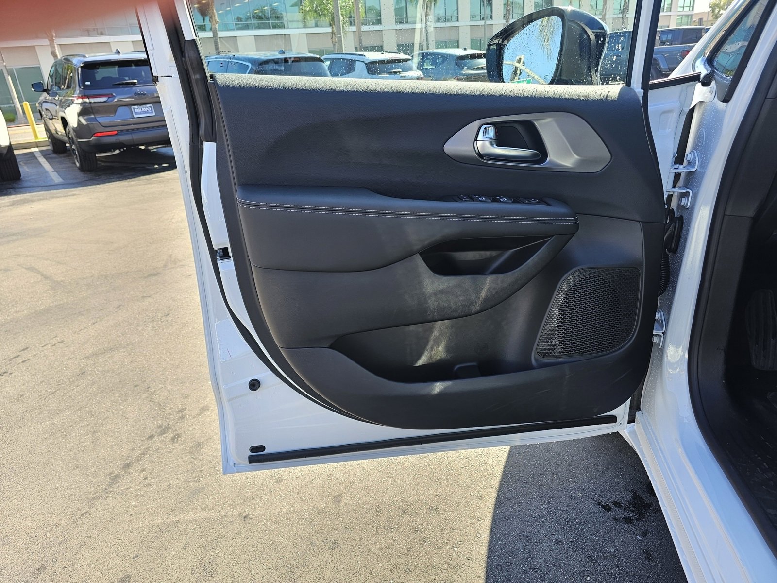 New 2026 Chrysler Voyager LX image 22