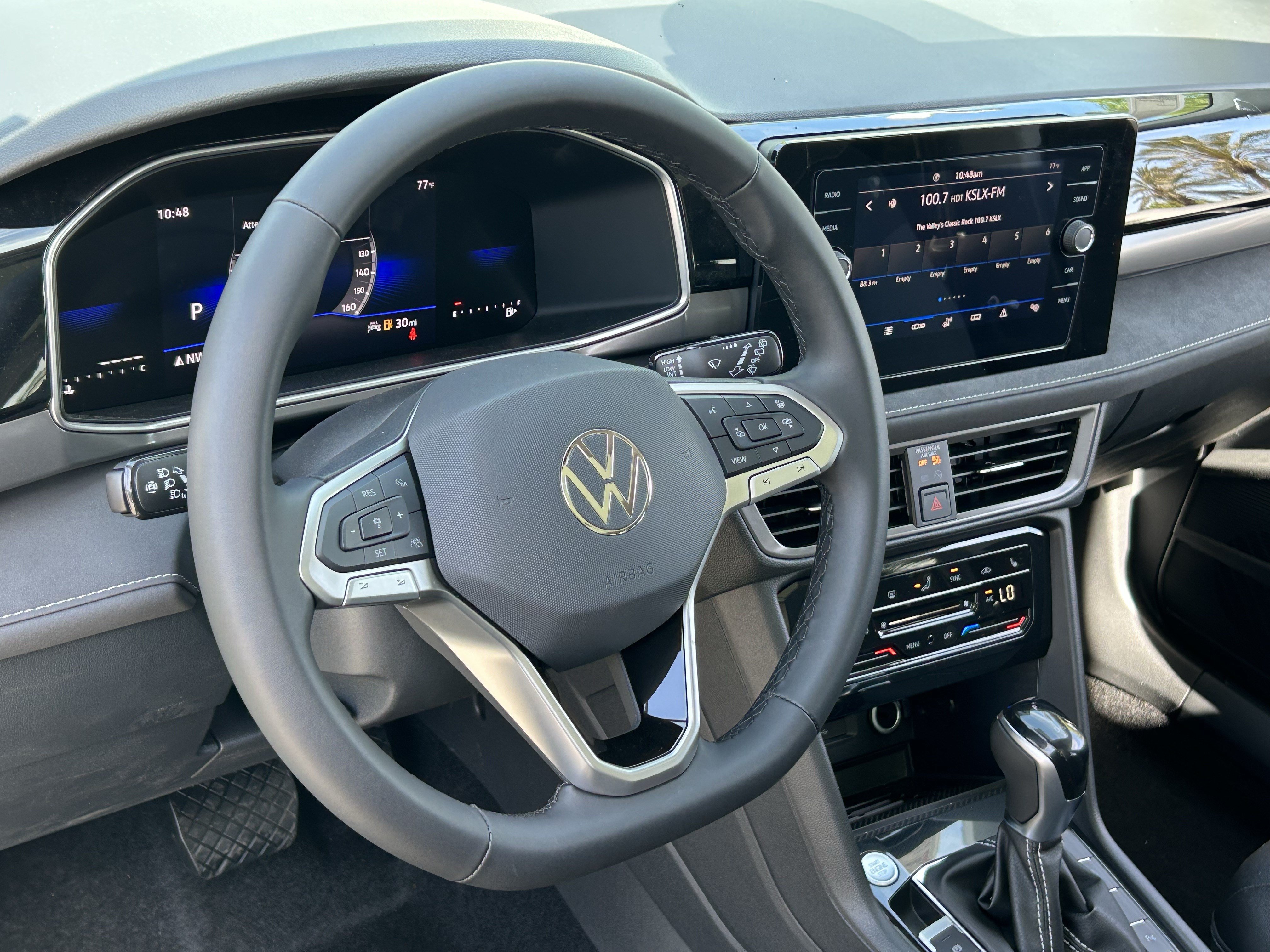 New 2026 Volkswagen Taos SE FWD image 20