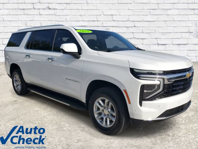 Used 2025 Chevrolet Suburban LS RWD image 4