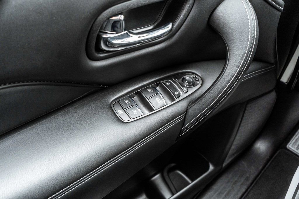 Used 2024 INFINITI QX80 Luxe image 16