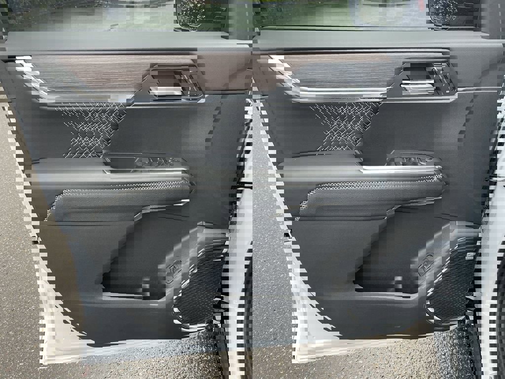 New 2026 GMC Acadia Denali w/ Super Cruise Package image 23