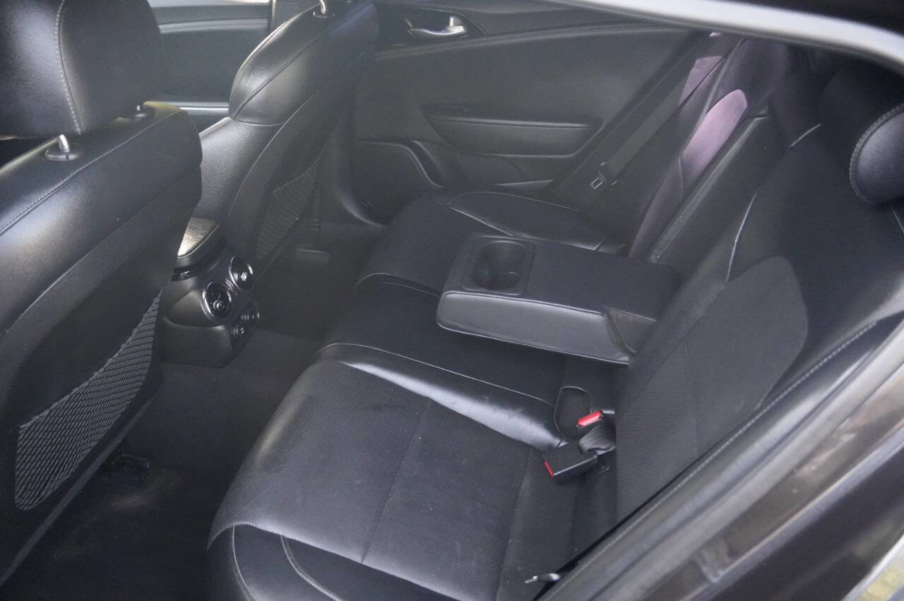 Used 2021 Kia Stinger GT-Line image 23