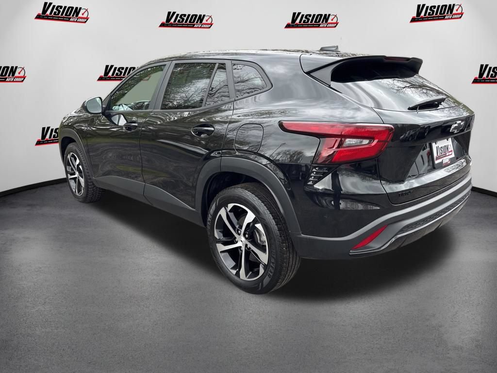 Used 2024 Chevrolet Trax RS w/ Driver Confidence Package FWD image 7