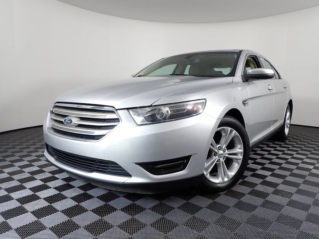 Used 2015 Ford Taurus SEL w/ Equipment Group 201A FWD image 2