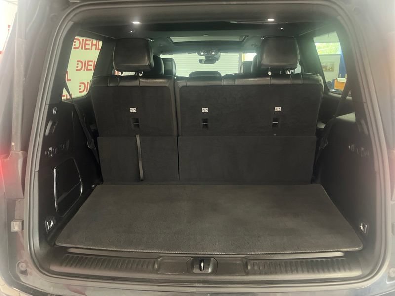 Used 2023 Jeep Wagoneer Series II AWD/4WD image 8
