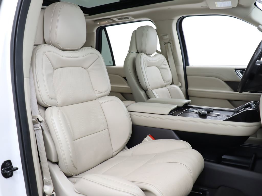Used 2019 Lincoln Navigator Reserve AWD/4WD image 29