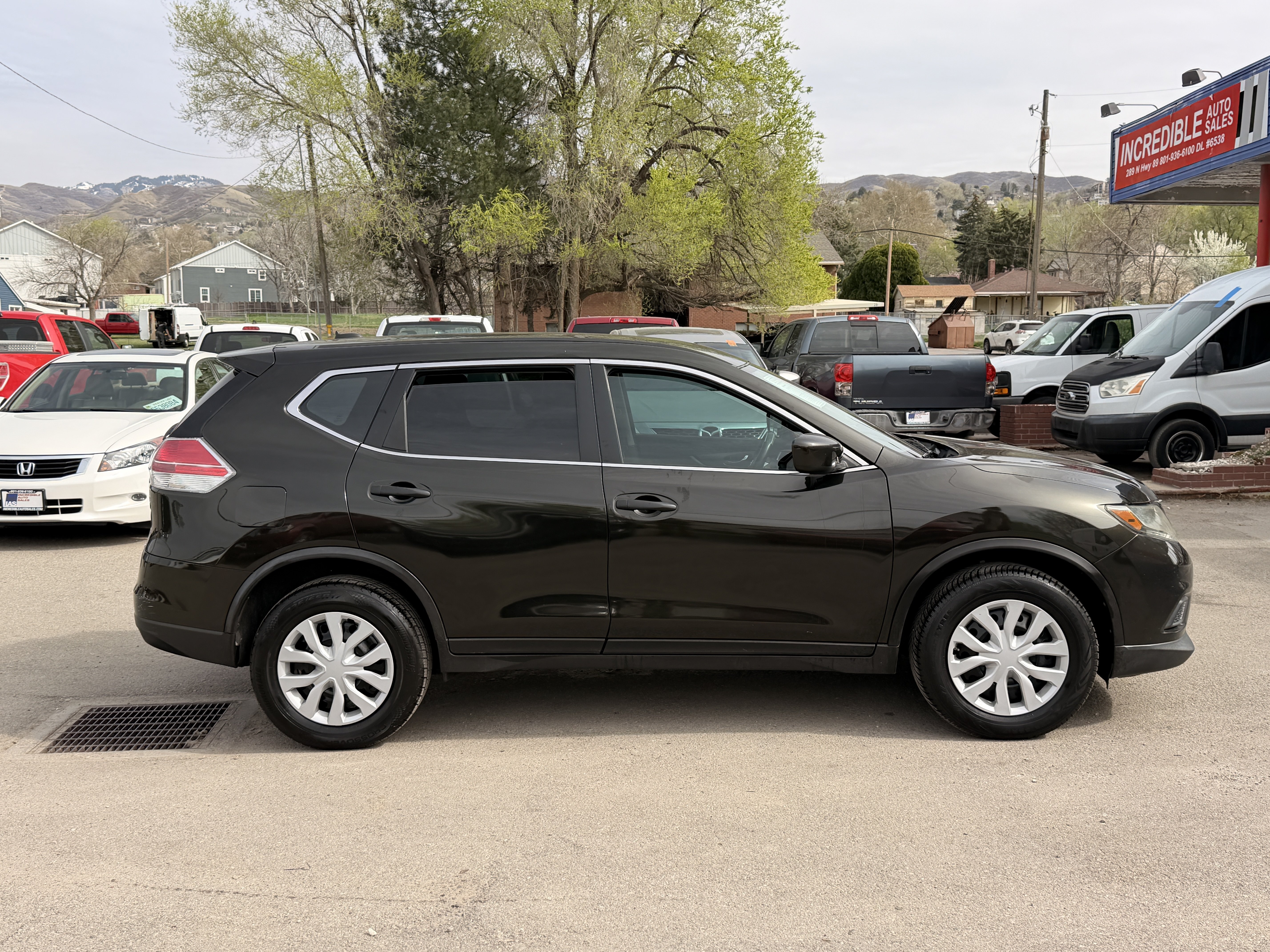 Used 2016 Nissan Rogue S AWD/4WD image 3