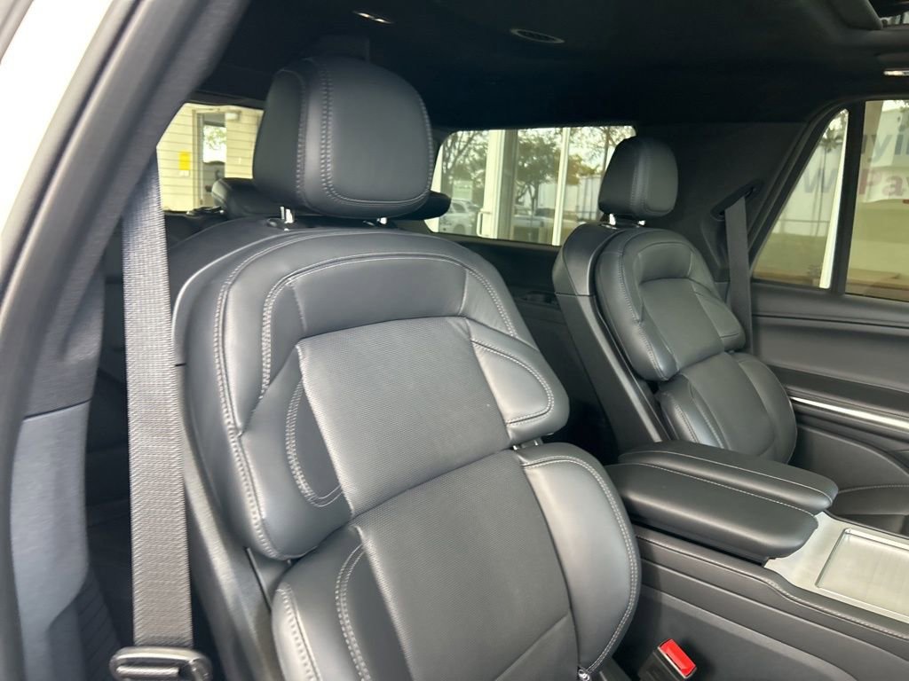 Used 2025 Lincoln Navigator Reserve w/ Jet Appearance Package image 31