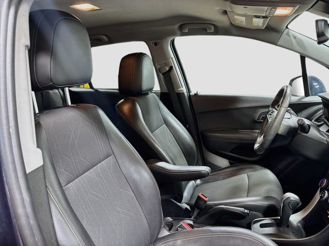 Used 2018 Chevrolet Trax LT w/ LT Convenience Package AWD/4WD image 21