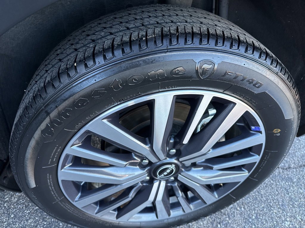 Used 2024 Nissan Kicks SV image 11