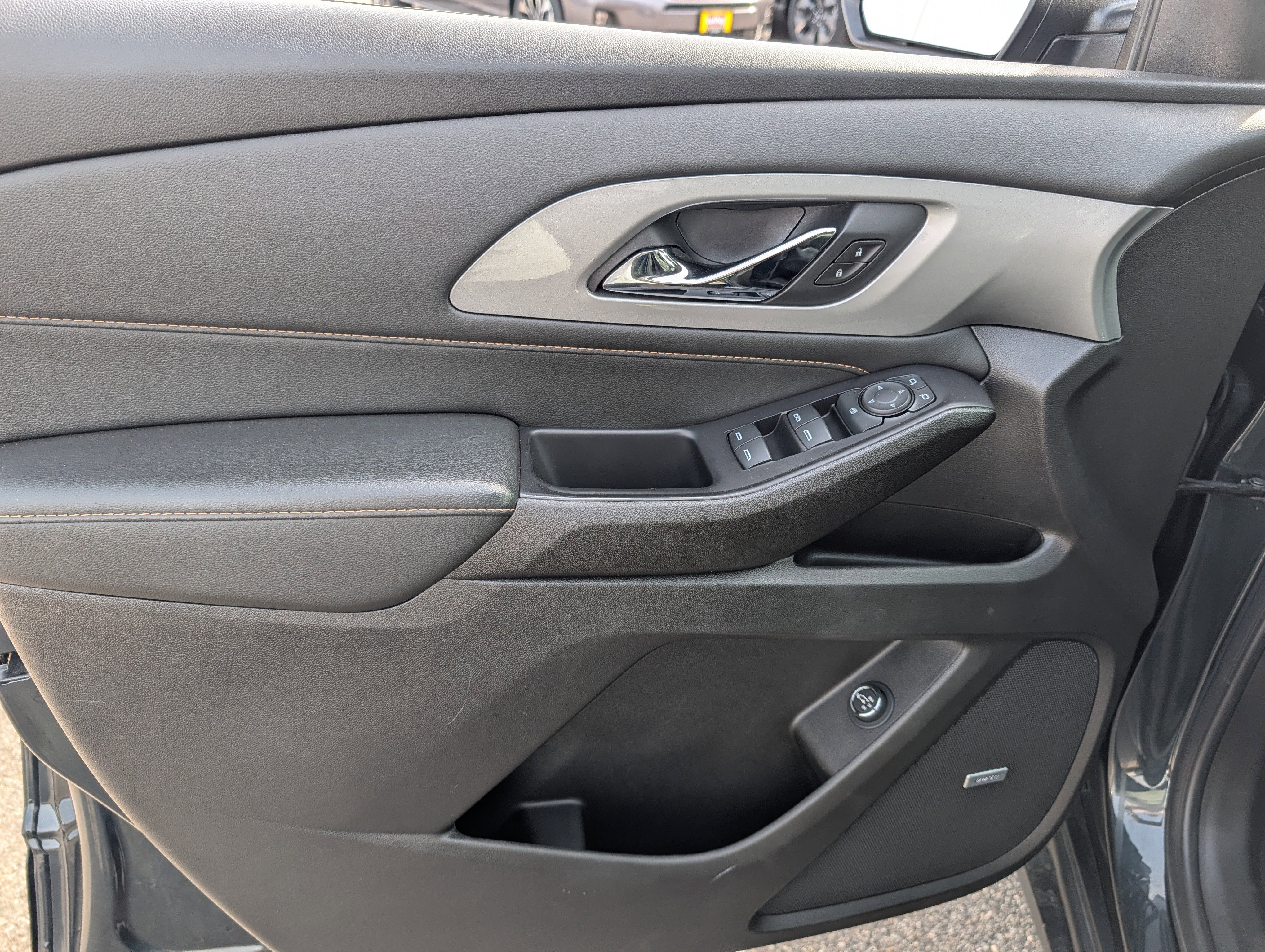 Used 2021 Chevrolet Traverse RS image 23