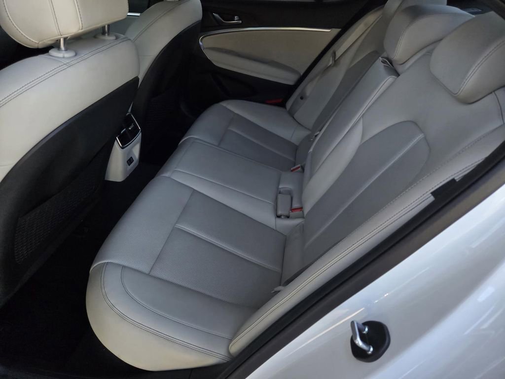 Used 2025 Genesis G70 2.5T AWD/4WD image 10