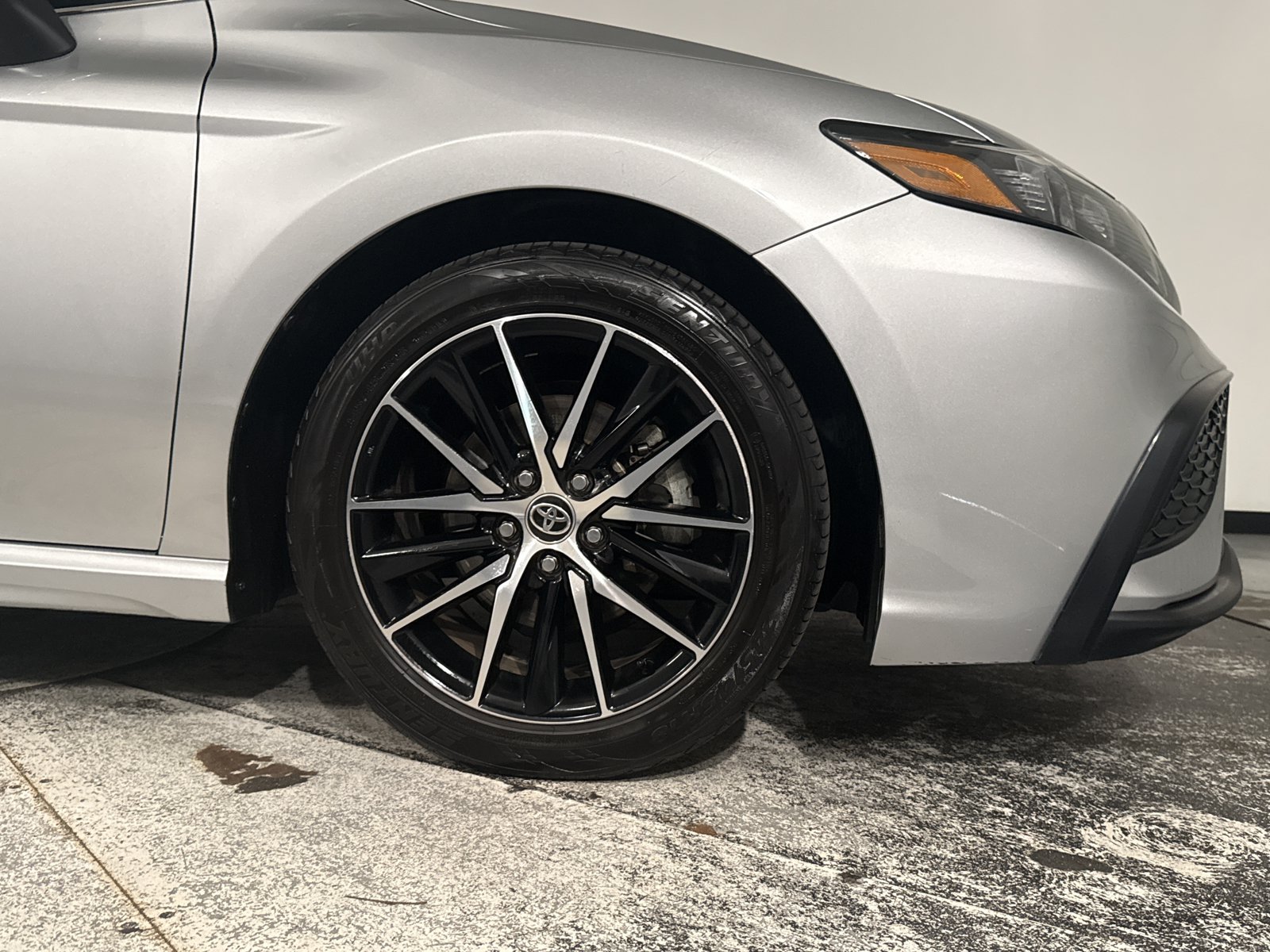 Used 2023 Toyota Camry SE FWD image 13