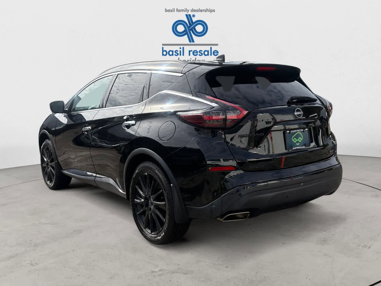 Used 2023 Nissan Murano SV w/ SV Midnight Edition Package FWD image 3