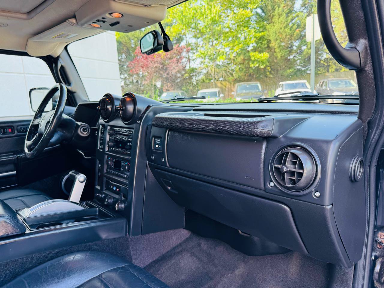Used 2005 HUMMER H2 SUT w/ Preferred Equipment Group AWD/4WD image 18
