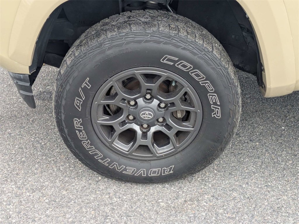 Used 2018 Toyota Tacoma SR5 image 11