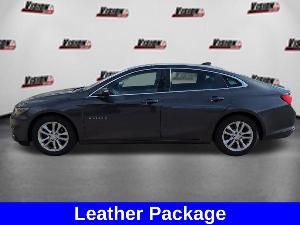 Used 2017 Chevrolet Malibu LT w/ Leather Package FWD image 4