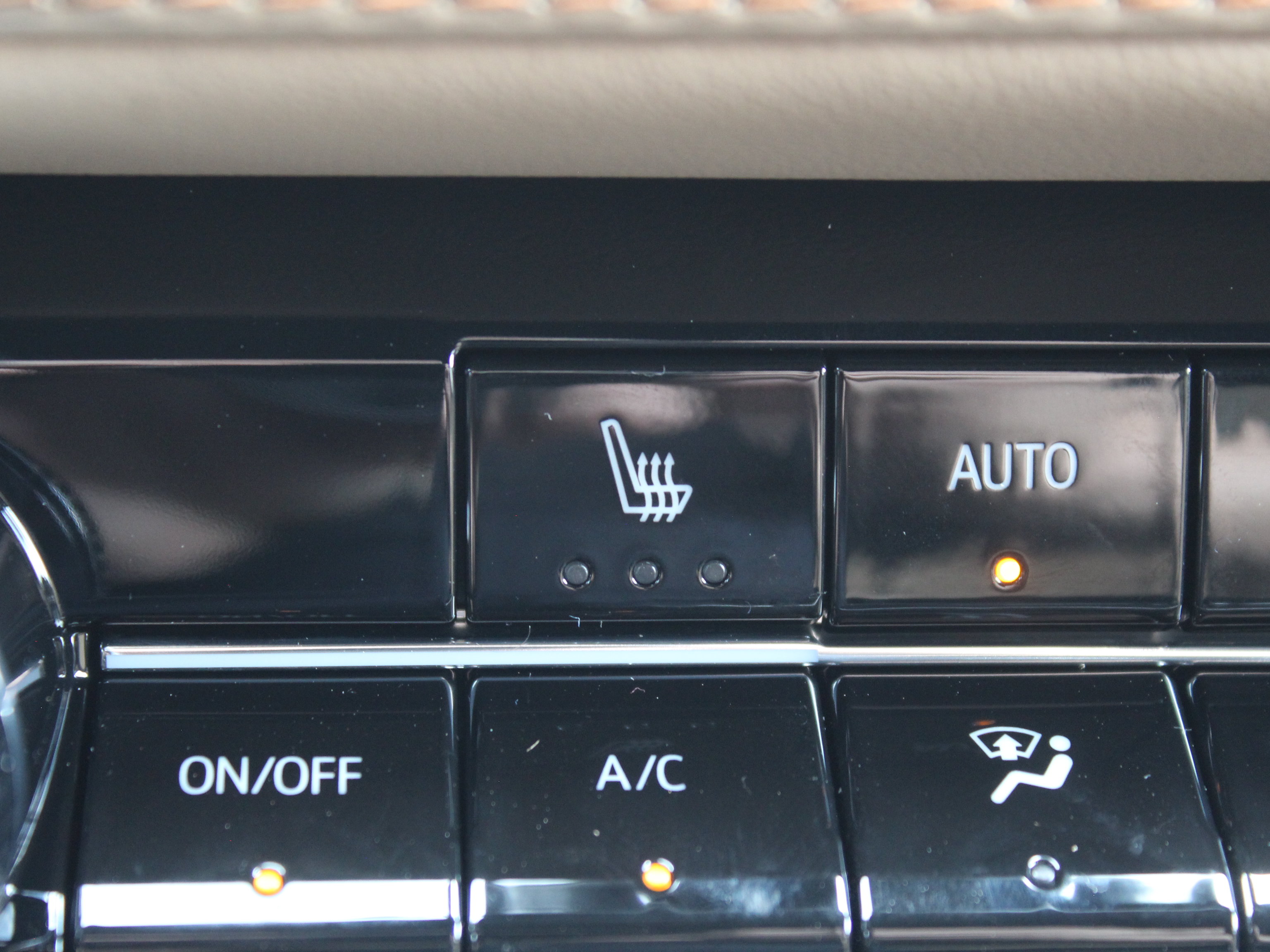 New 2027 Chevrolet Equinox ACTIV AWD/4WD image 13