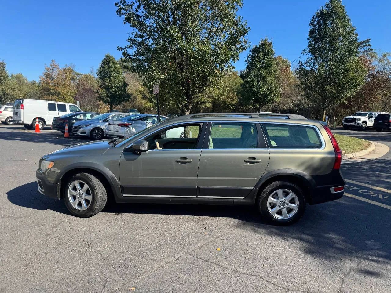 Used 2010 Volvo XC70 3.2 image 35