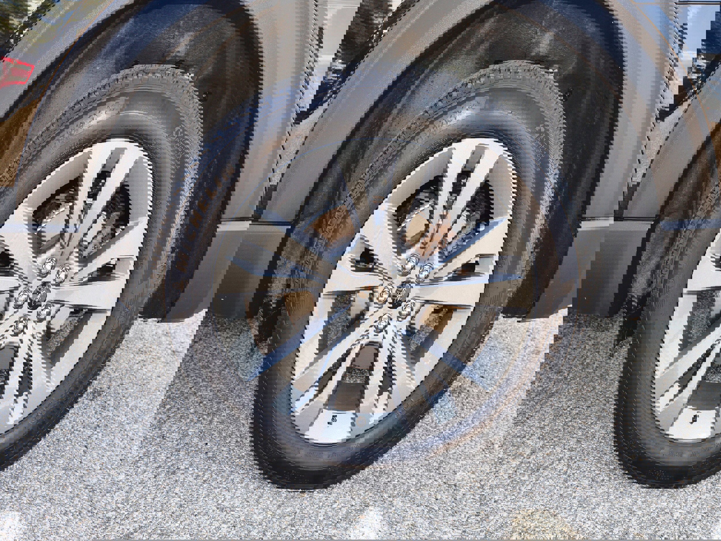 Used 2023 Ford Explorer XLT w/ Equipment Group 202A image 31