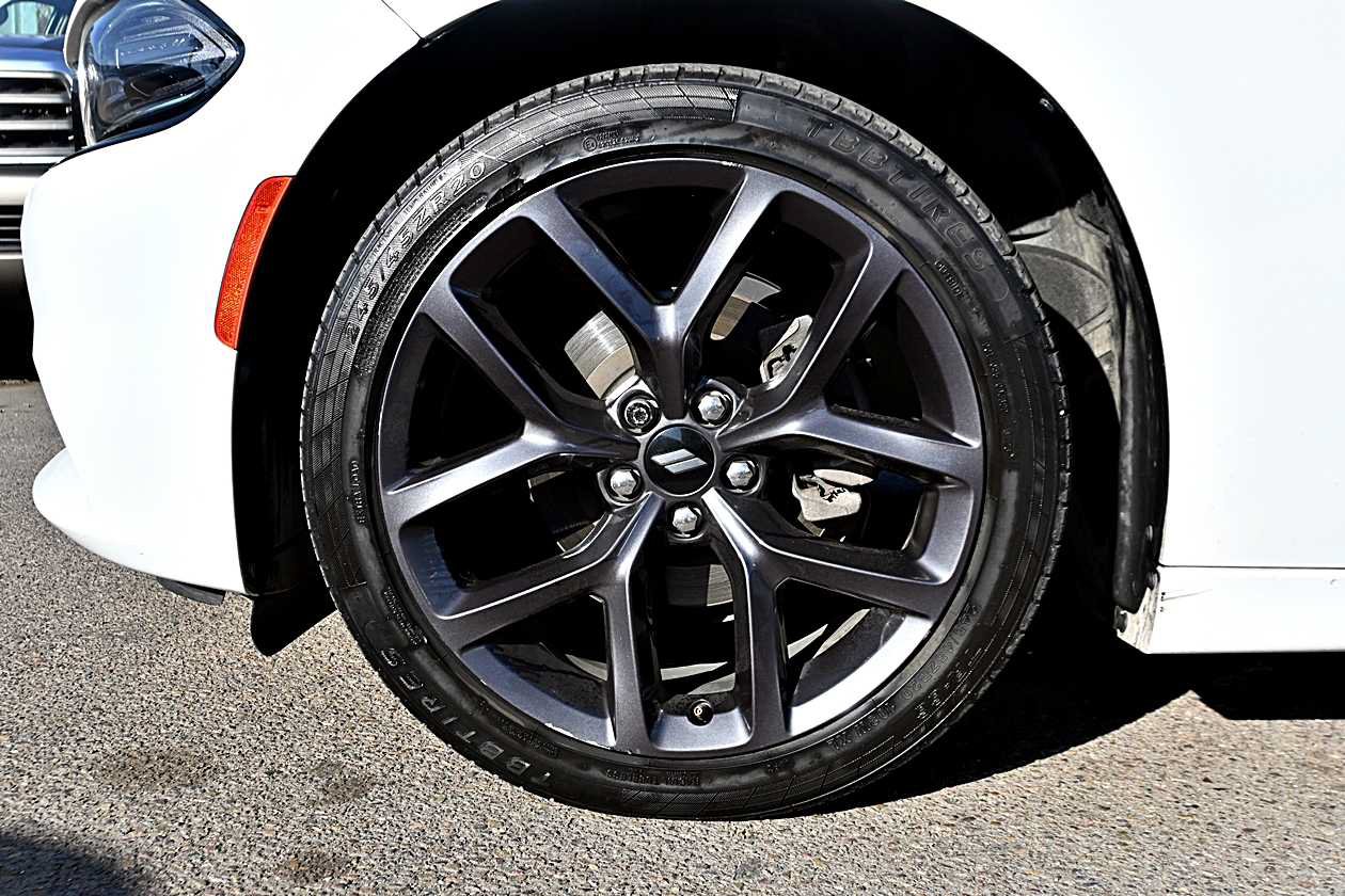 Used 2019 Dodge Charger SXT w/ Plus Group RWD image 8