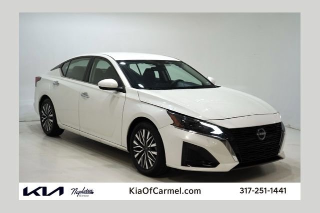Used 2023 Nissan Altima 2.5 SV image 1