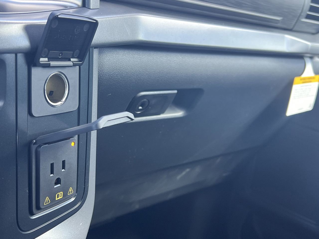 New 2026 Ford F150 XLT w/ FX4 Off-Road Package image 8