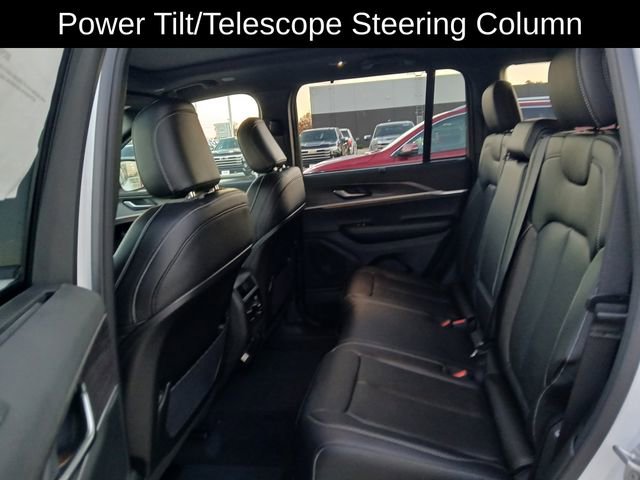 New 2025 Jeep Grand Cherokee Limited image 15