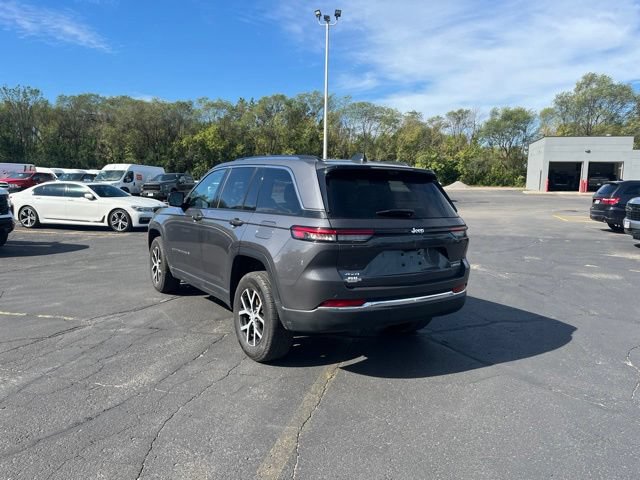 Used 2023 Jeep Grand Cherokee Limited w/ Luxury Tech Group II AWD/4WD image 6