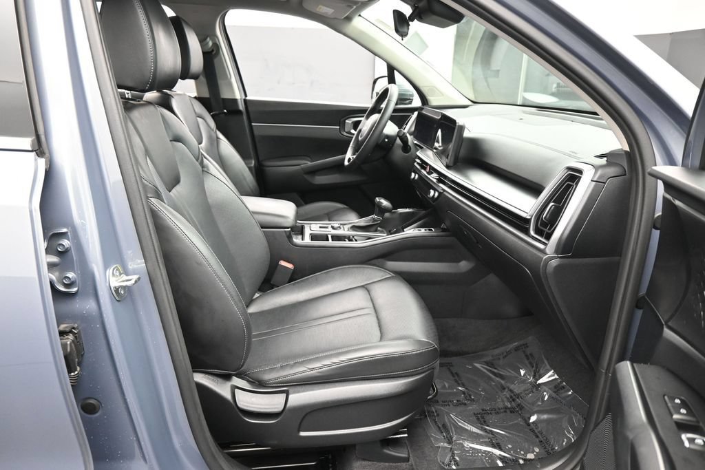 Used 2024 Kia Sorento S FWD image 44