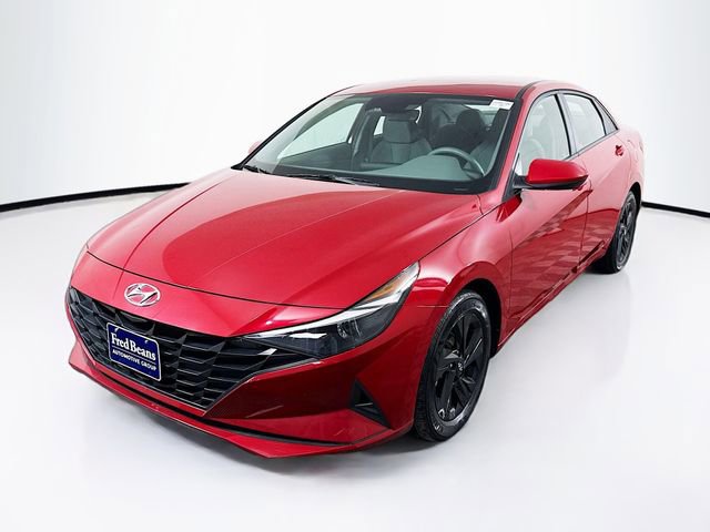 Used 2023 Hyundai Elantra SEL w/ Preferred Accessory Package image 2