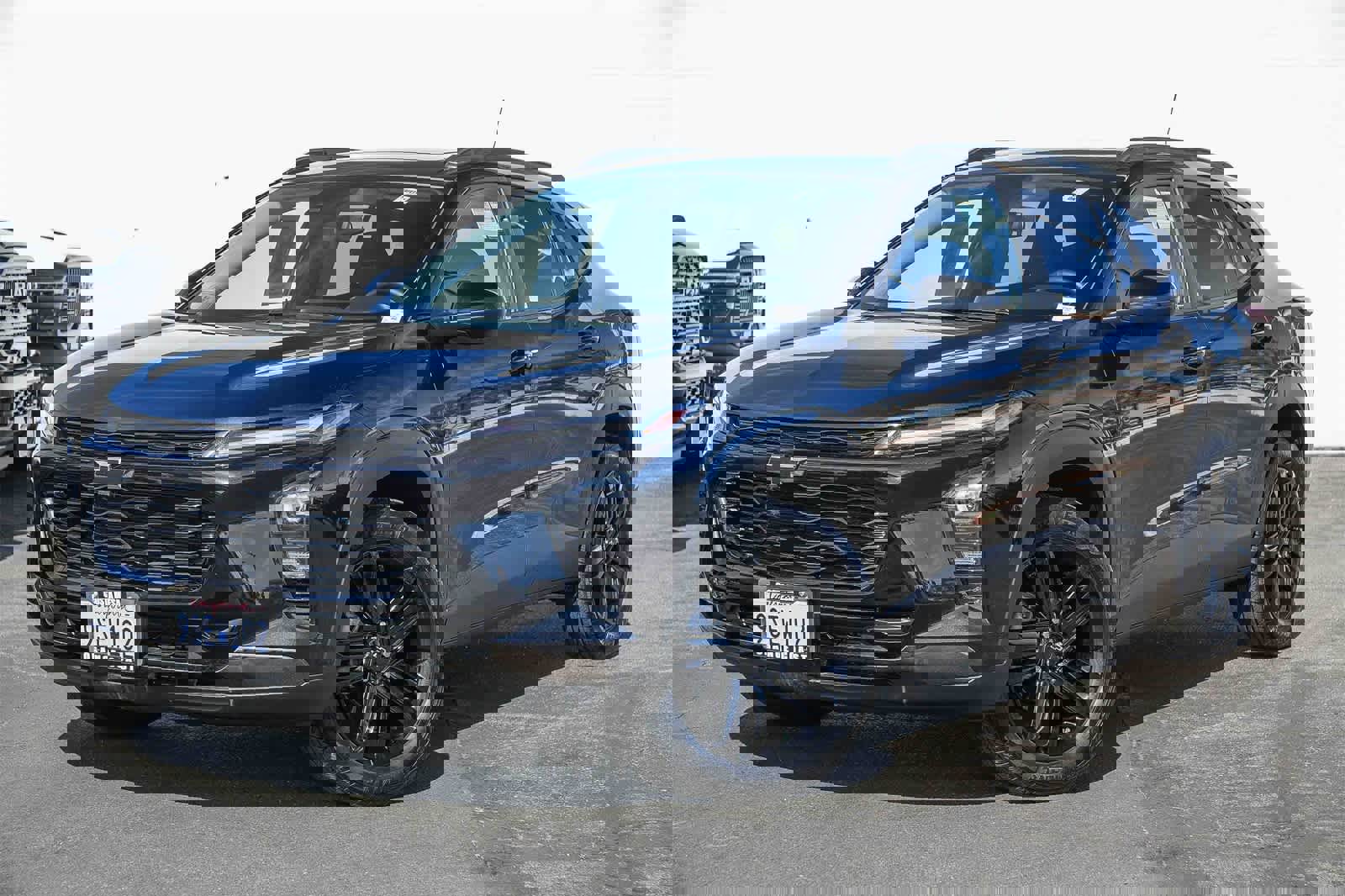 Used 2025 Chevrolet Trax ACTIV w/ Sunroof Package image 1