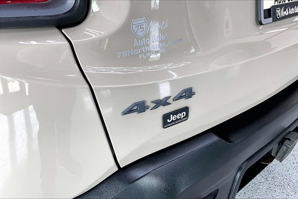 Used 2016 Jeep Renegade Trailhawk AWD/4WD image 25