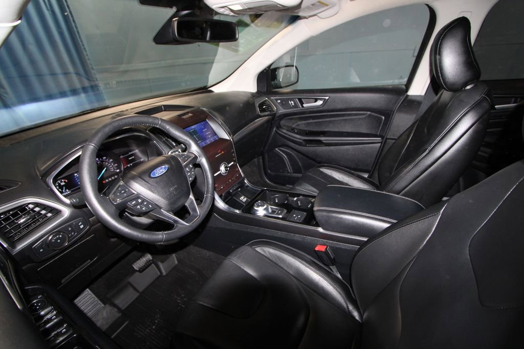 Used 2020 Ford Edge Titanium AWD/4WD image 2