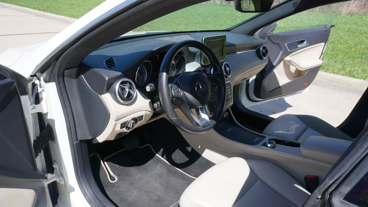 Used 2015 Mercedes-Benz CLA 250 image 14