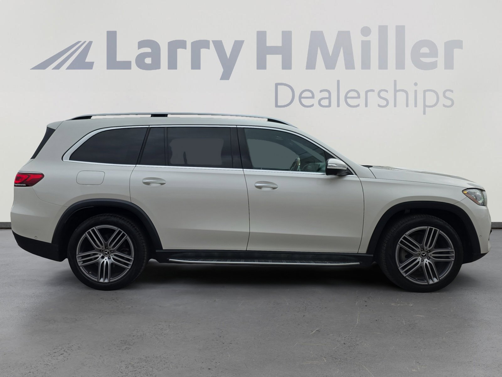 Used 2021 Mercedes-Benz GLS 450 4MATIC image 6