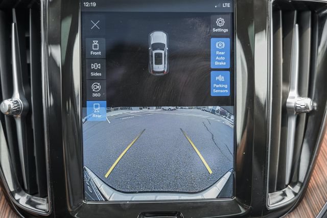 Certified 2023 Volvo XC60 B5 Plus w/ Climate Package AWD/4WD image 40
