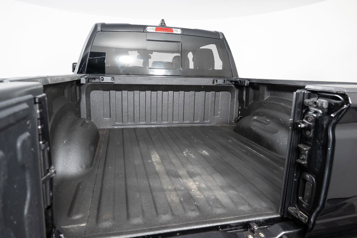 Used 2020 RAM 1500 Limited w/ Black Appearance Package image 21