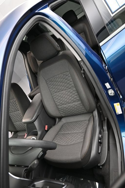 Used 2020 Chevrolet Equinox LT w/ LPO, Cargo Package FWD image 13