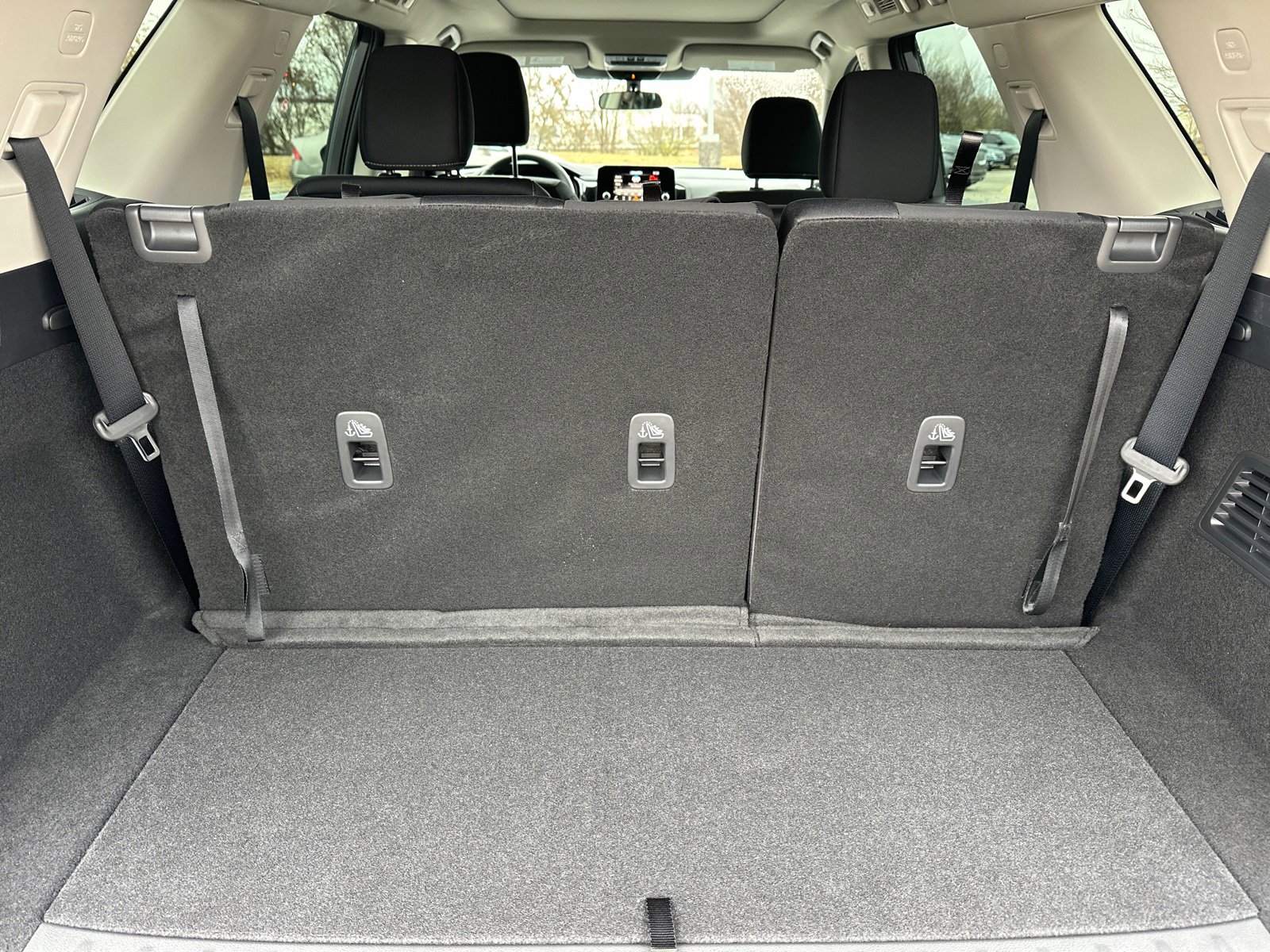 New 2025 Nissan Pathfinder SV w/ SV Premium Package image 19