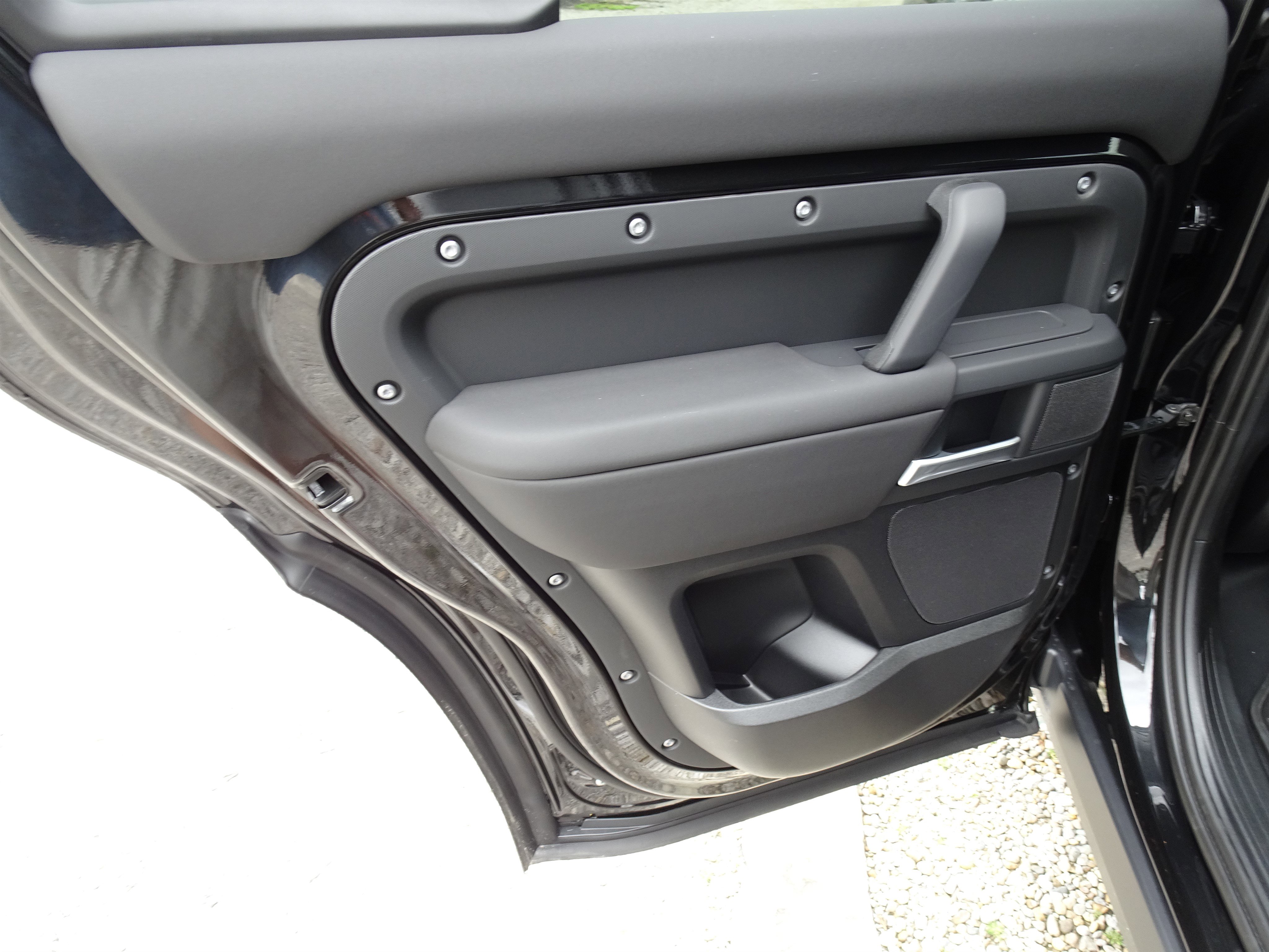 New 2026 Land Rover Defender 110 X-Dynamic SE AWD/4WD image 24