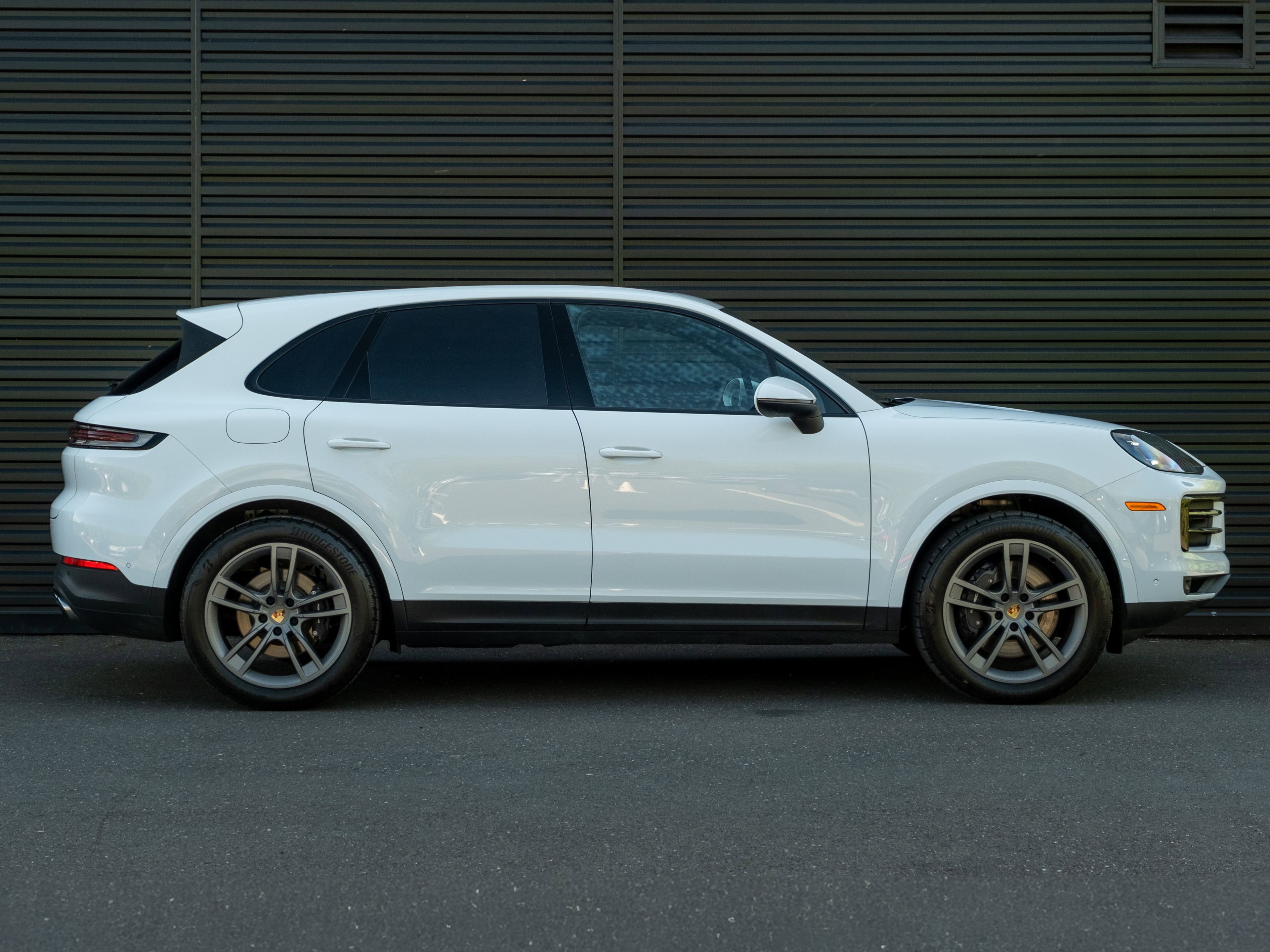 Certified 2024 Porsche Cayenne AWD/4WD image 9