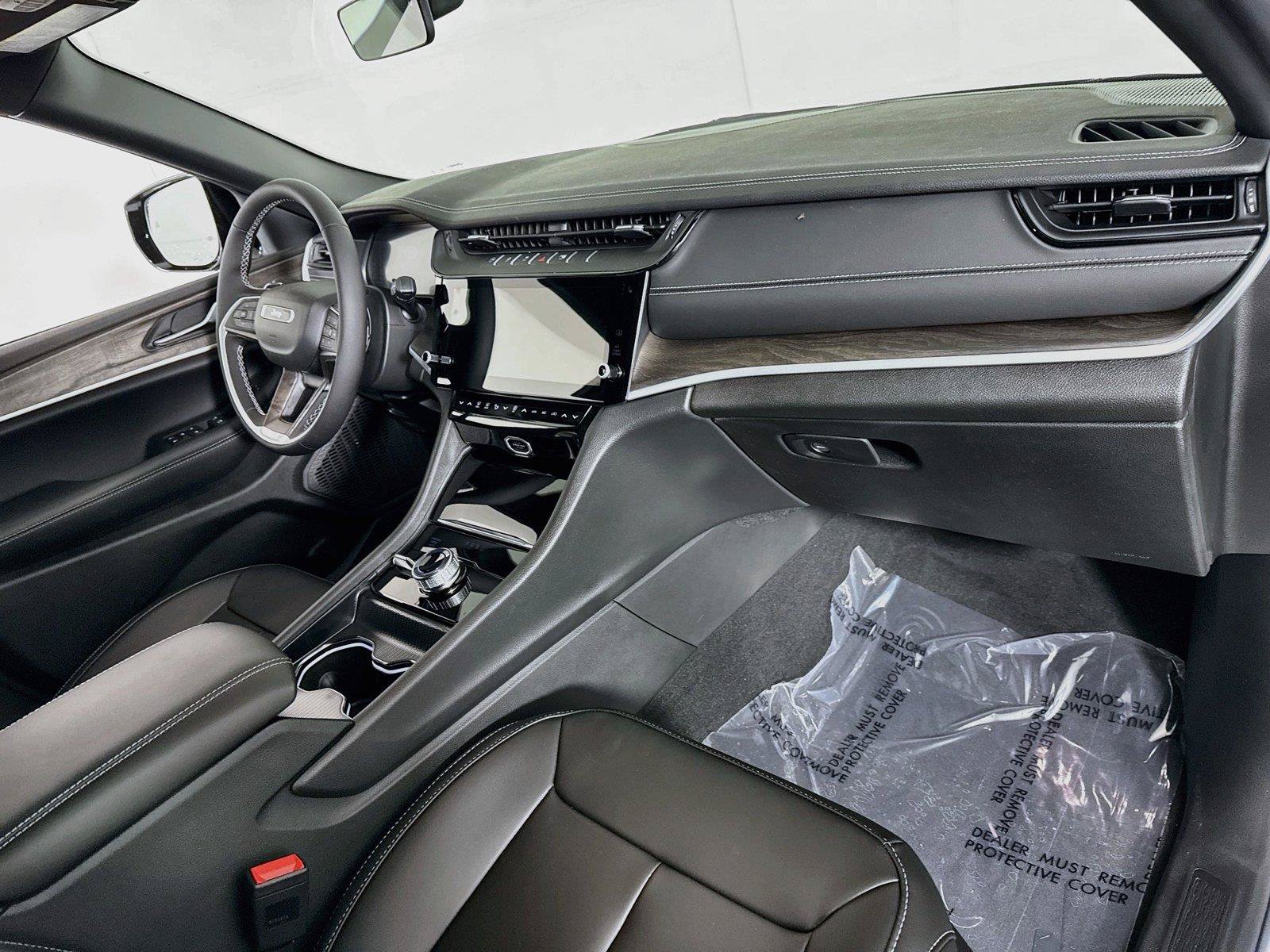 New 2027 Jeep Grand Cherokee Limited AWD/4WD image 21