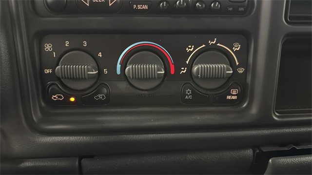 Used 2002 Chevrolet Avalanche 2500 image 15